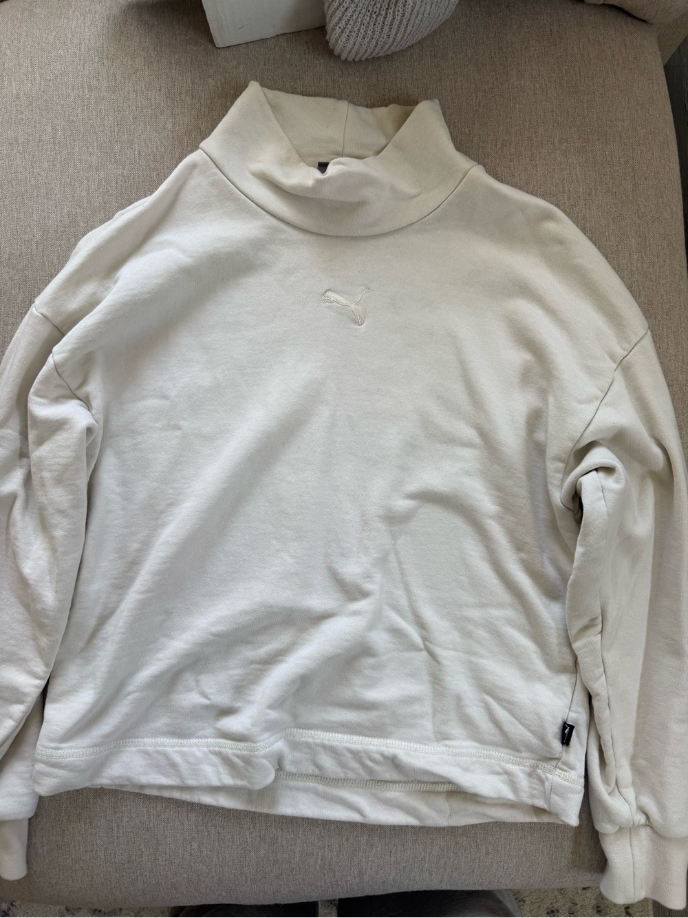 WOMEN’s PUMA Crewneck Pullover Sweater - CREAM COLOR XS